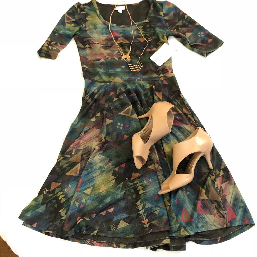 L NWT Nicole